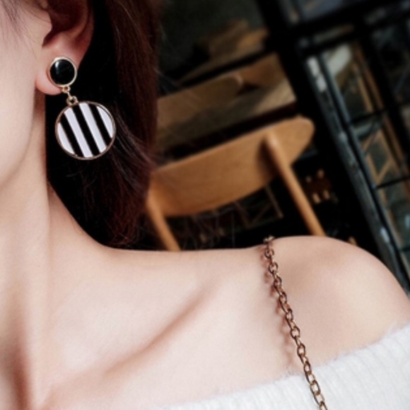 Jewelry - • Isabella • Black & White Stripe Earrings